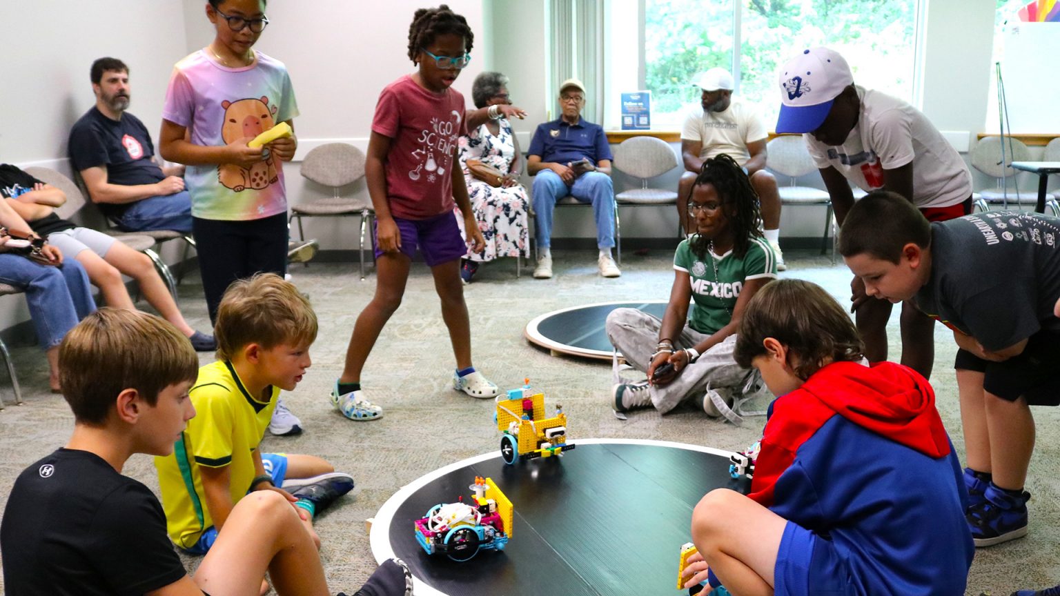 Students participate in an ETC STEM Class.