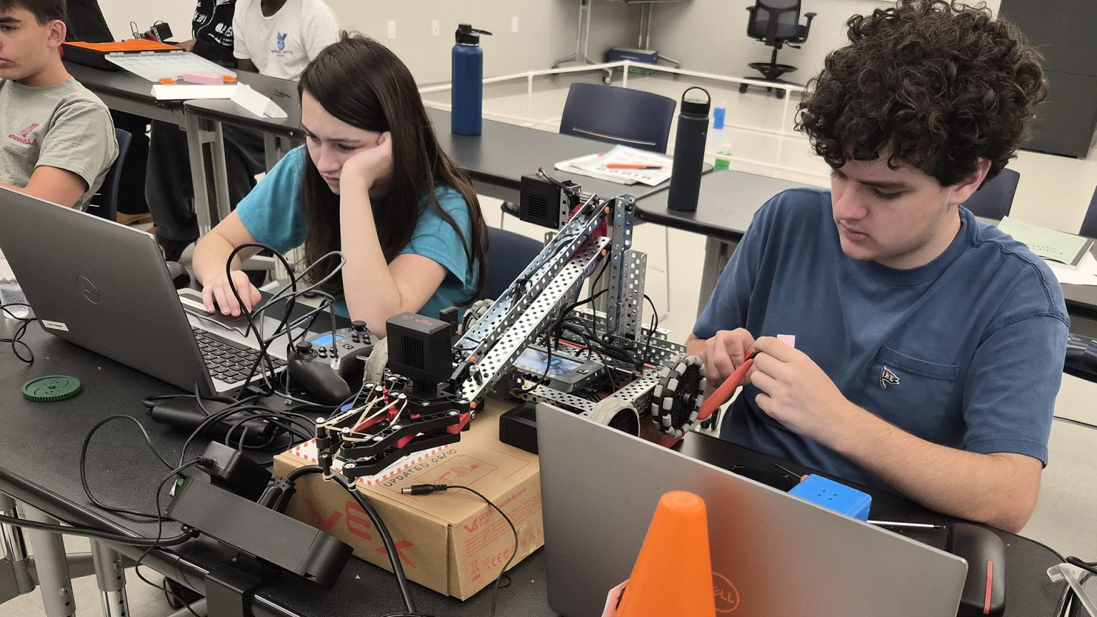 Students participate in an ETC STEM Class.